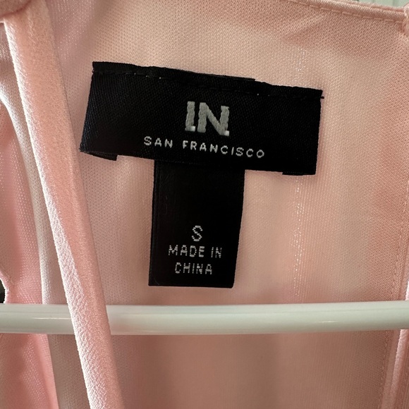 NWOT I.N. San Francisco Light Pink Scallop Shift Dress - Picture 3 of 4